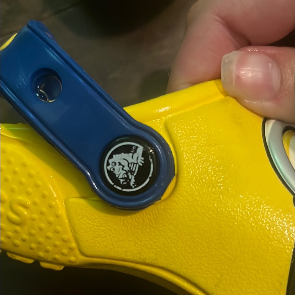 Kids Minion Yellow Crocs 11C - Picture 2 of 12
